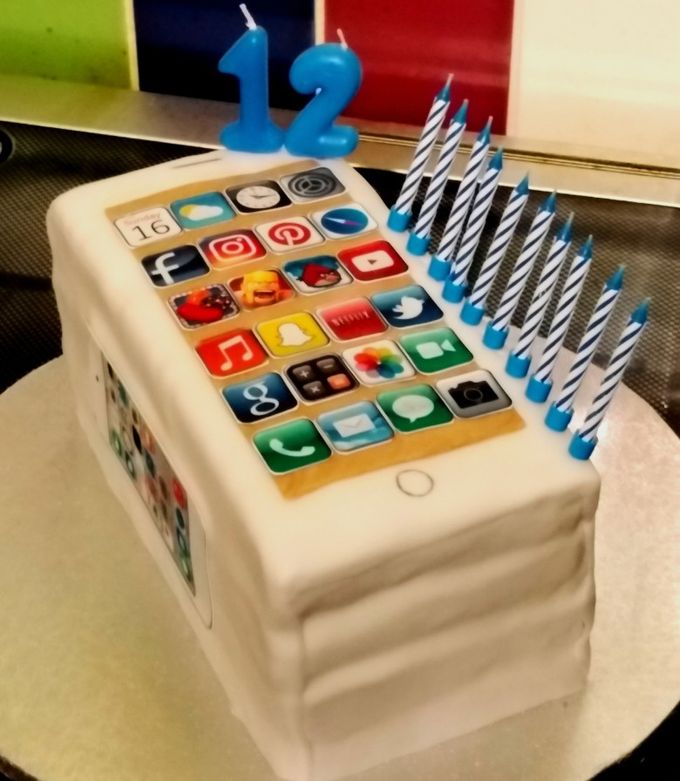iPhoneアクセサリー cake I Phone Cake Decoration Idea Recipe by Vicky@Jacks Free-From