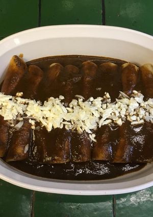 Una foto de Enchiladas norteñas de chile ancho