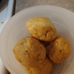 A picture of Keto Cheesecake Fat Bombs.