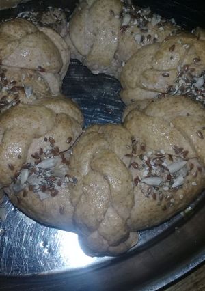 Una foto de Pan integral relleno con mix de semillas!!!