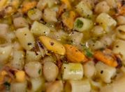 Una foto di zuppa di cozze