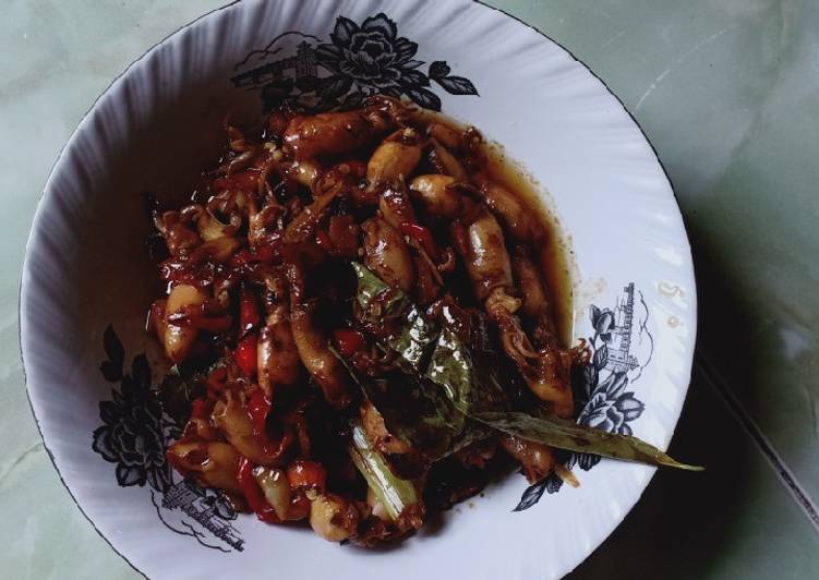 Langkah Mudah untuk Menyiapkan Cumi kering pedas asin yang Enak