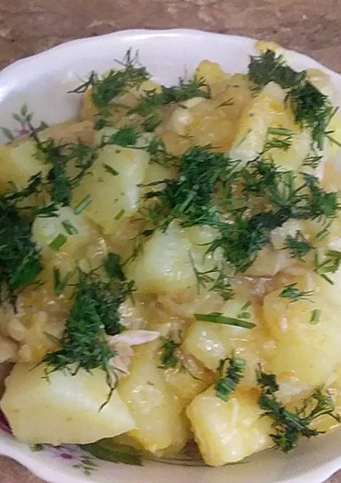 Картопля тушкована з курятиною