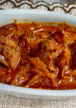A picture of Stuffed onion masala.