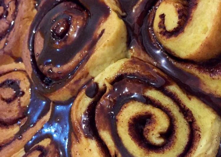 Cinnamon Roll Chocolate Glaze