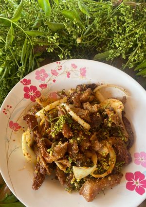 รูปของ ลาบหมูทอดใส่สะเดา