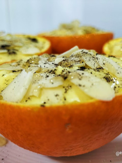 Una foto de Naranjas rellenas de crema mascarpone