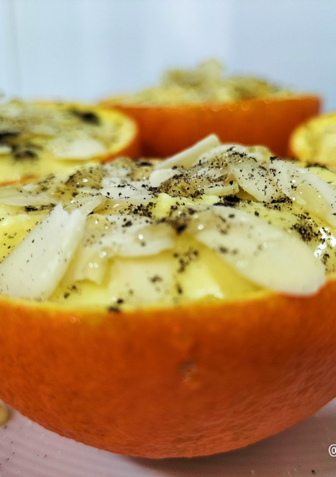 Una foto de Naranjas rellenas de crema mascarpone