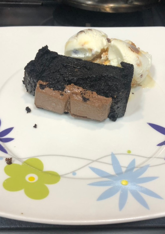 Una foto de Torta chocolatosa de óreos (4 ingredientes y lista en minutos)