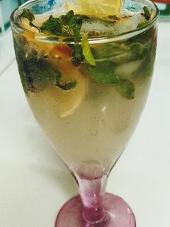 वर्जिन मोजितो (Virgin mojito recipe in hindi) रेसिपी मुख्य फोटो