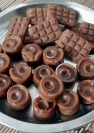સોફ્ટ કોફી કેન્ડી (Soft Coffee Candy Recipe In Gujarati) રેસીપી મુખ્ય ફોટો