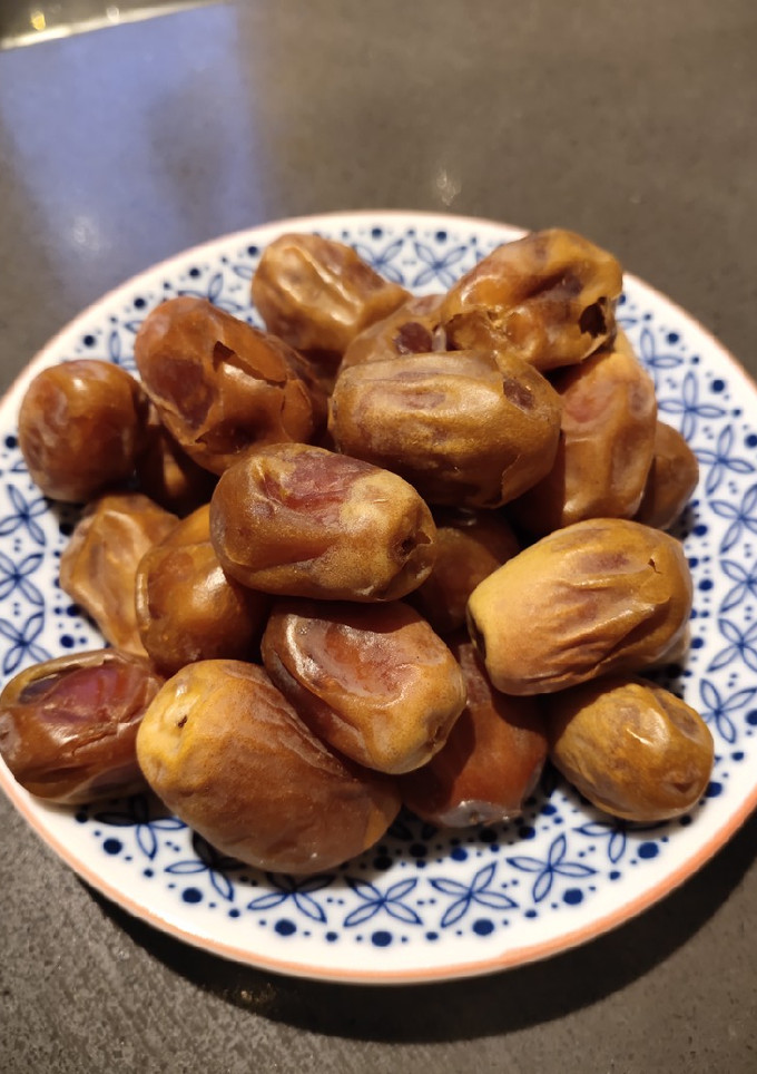 A picture of Roasted Dates.