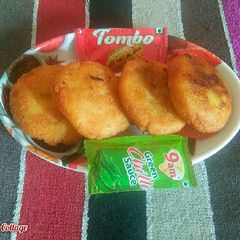 A picture of Suji ki kachodi.