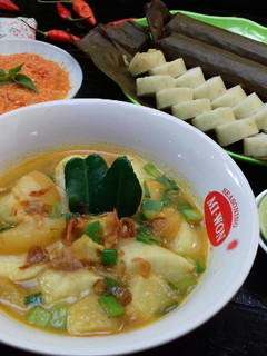 Foto resep Lontong Kikil Surabaya