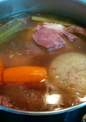 Una foto de Caldo de carne (cocido o consomé)