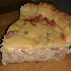 Una foto de Quiche de mozzarella, jamón y lacón