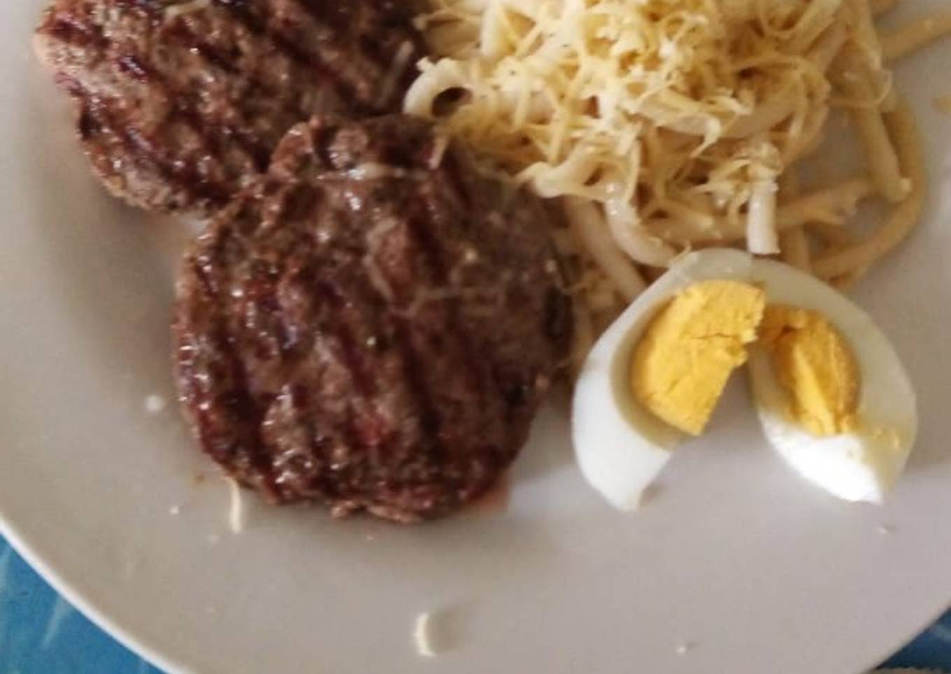 Hamburguesa carne vacuna casera solo con condimentos