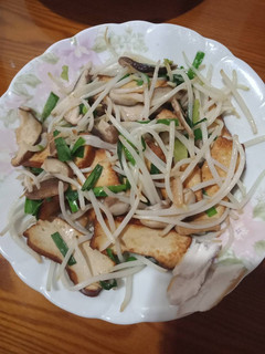 銀芽香菇炒豆干 的食譜成品照片