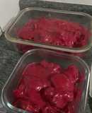 Ñoquis de betarraga con salsa de betarraga