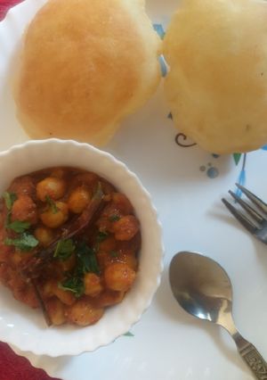 સ્ટ્રીટ ફુડ અમરીતસરી છોલે ભટુરે (chole bhture recipe in Gujarati) રેસીપી મુખ્ય ફોટો