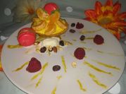 Una foto de macarrones dulces