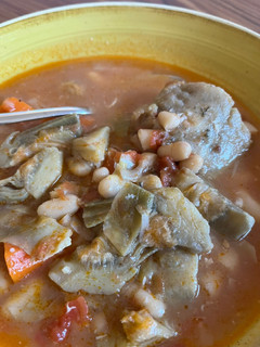 Una foto de Guiso de bacalao, habichuelas y verduras