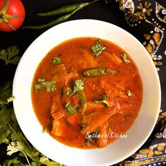 A picture of Mourola Macher Tel Jhal (Mola Carplet / Small River Water Fish Curry - Bong Style).