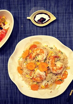 Hình của món Bún xào tôm.