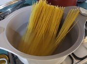 Una foto de salsa de queso para pasta