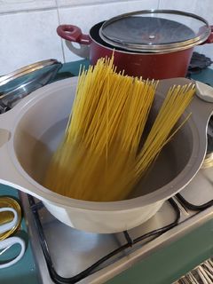 Una foto de Fideos con salsa de queso extra cremosa