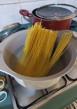 Una foto de Fideos con salsa de queso extra cremosa