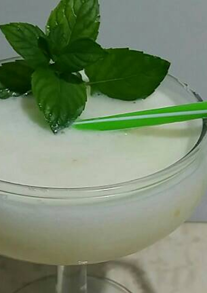 Una foto de Sorbete de helado, granizado de limón y cava🍸🍹