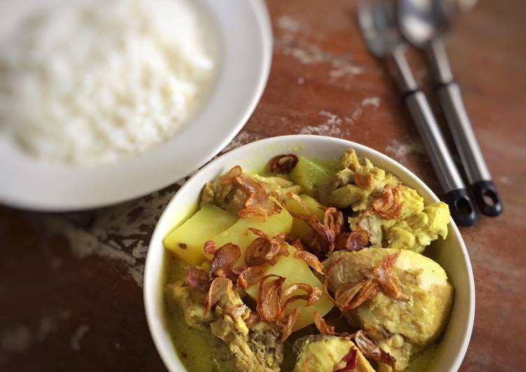 Opor ayam (kentang) #Bandungrecook2_ConySeptiani