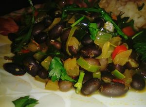 Una foto de Feijoada vegana, con arroz blanco 💜