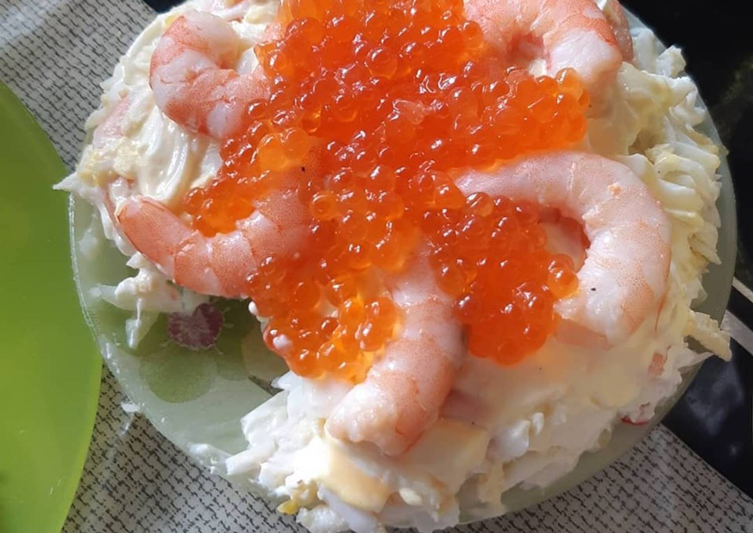 Как приготовить салат с кальмарами и креветками с фото пошагово