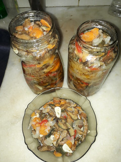 Una foto de Hongos de pino en escabeche 🤪