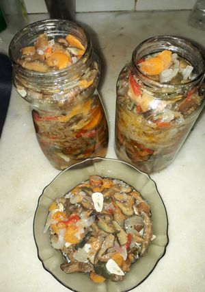 Foto principal de Hongos de pino en escabeche 🤪