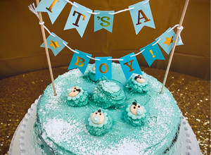 A picture of Blue Cake!! (Baby Shower 👶🏻🩵).