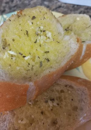 Una foto de Pan con Ajo y Finas Hierbas