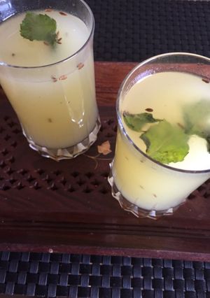 A picture of Raw mango sharbat.