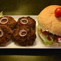 A picture of Beef ‘n ‘ bean burgers.