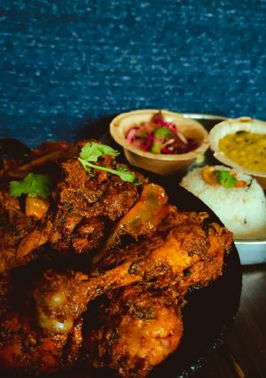 A picture of Pakistani streetstyle Chicken Karahi/ Kadai Chicken.