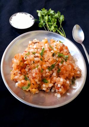 साबूदाना खिचड़ी (sabudana khichdi recipe in Hindi) रेसिपी मुख्य फोटो
