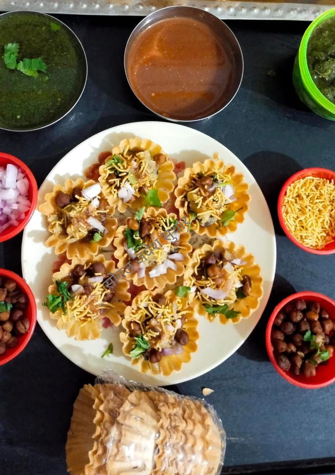 चना कैनेपी चाट (Chana Canapes Chat Recipe In Hindi) रेसिपी मुख्य फोटो