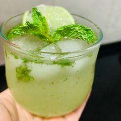 A picture of Mint lemonade.