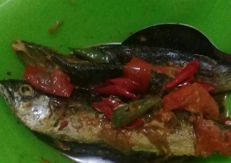 Resep Ikan tongkol goreng saus tiram balado yang Lezat
