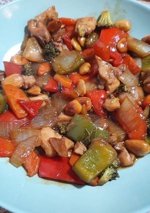Una foto de Pollo con almendras (estilo chino)