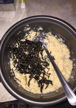 Hình của món Yến mạch và rong biển rang tỏi.