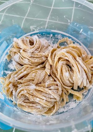 รูปของ บะหมี่ไข่ เส้นสด