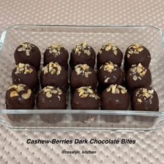 Cashew-Berries Dark Chocolate Bites A picture of Cashew-Berries Dark Chocolate Bites.